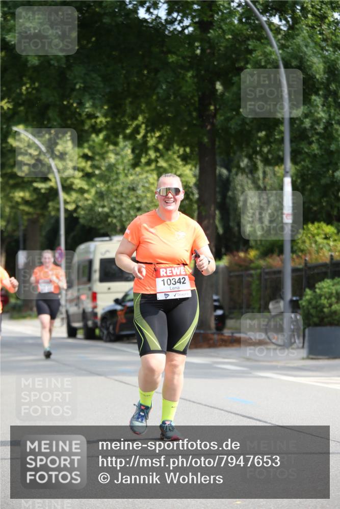 15.06.2025 - REWE Women's Run Jannik Wohlers http://msf.ph/oto/7947653 15.06.2025 09:46:02 Laufen 10342 meine-sportfotos.de