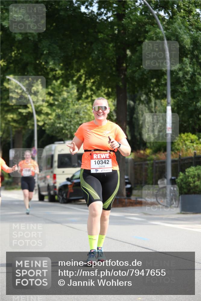 15.06.2025 - REWE Women's Run Jannik Wohlers http://msf.ph/oto/7947655 15.06.2025 09:46:02 Laufen 10342 meine-sportfotos.de