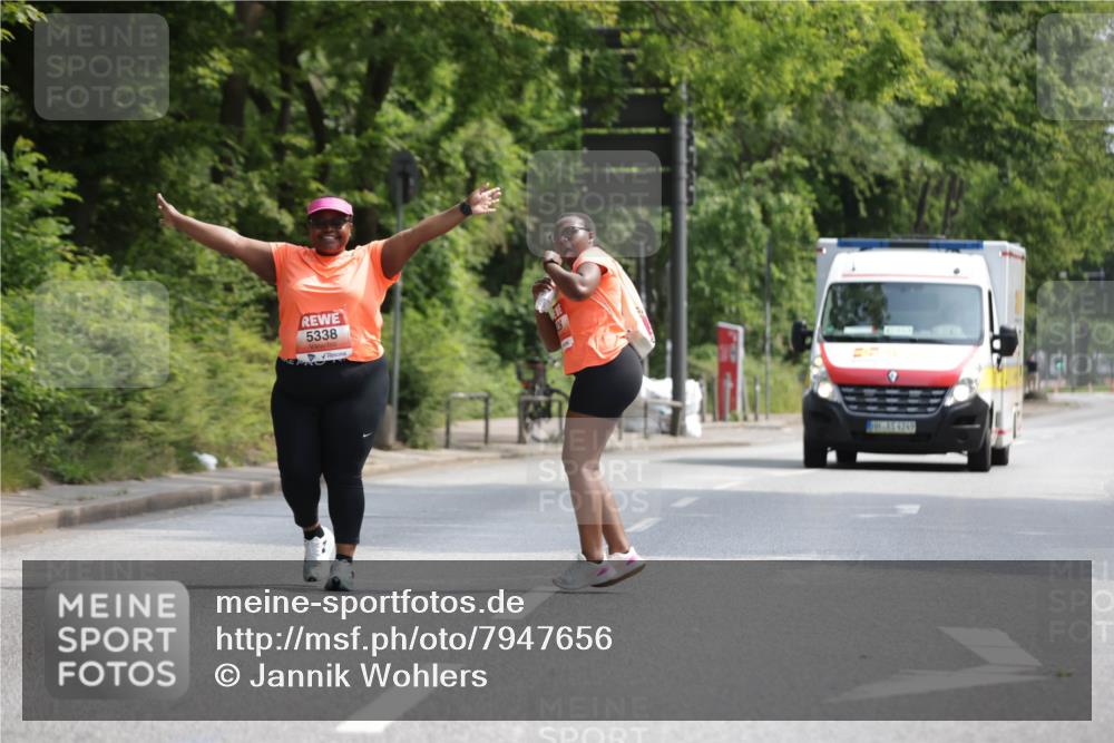 15.06.2025 - REWE Women's Run Jannik Wohlers http://msf.ph/oto/7947656 15.06.2025 10:23:47 Laufen 5338 meine-sportfotos.de