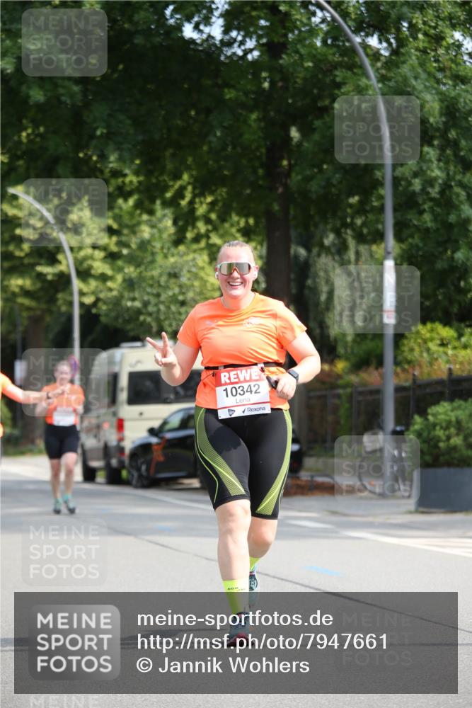 15.06.2025 - REWE Women's Run Jannik Wohlers http://msf.ph/oto/7947661 15.06.2025 09:46:03 Laufen 10342 meine-sportfotos.de