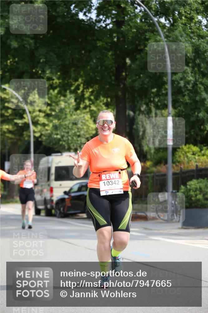 15.06.2025 - REWE Women's Run Jannik Wohlers http://msf.ph/oto/7947665 15.06.2025 09:46:03 Laufen 10342 meine-sportfotos.de