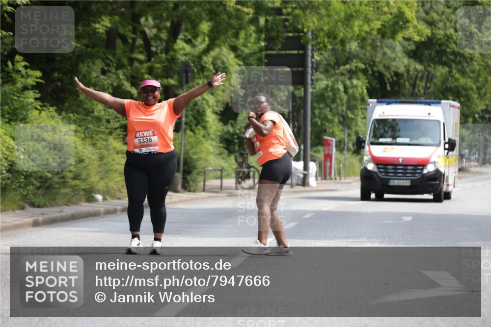 15.06.2025 - REWE Women's Run Jannik Wohlers http://msf.ph/oto/7947666 15.06.2025 10:23:47 Laufen 5338 meine-sportfotos.de