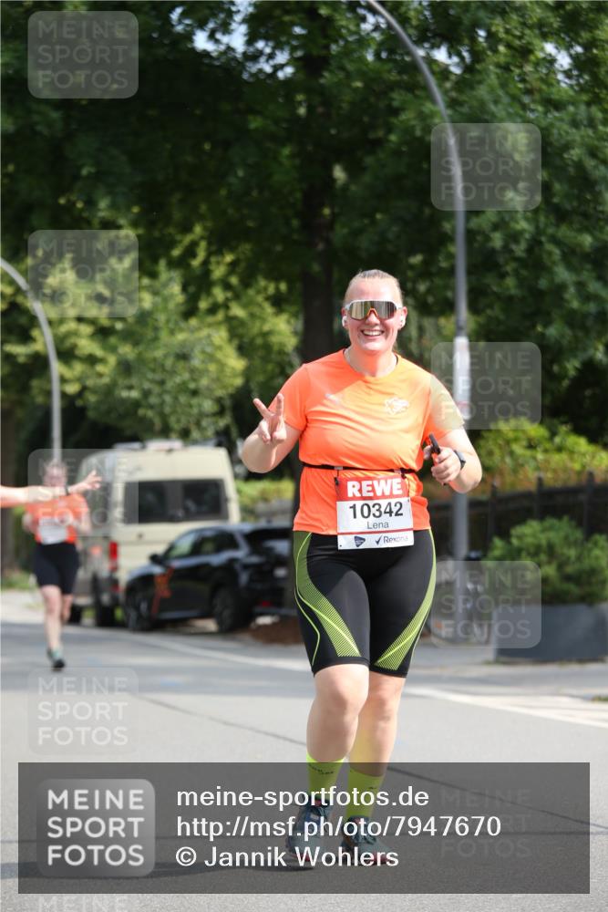 15.06.2025 - REWE Women's Run Jannik Wohlers http://msf.ph/oto/7947670 15.06.2025 09:46:03 Laufen 10342 meine-sportfotos.de
