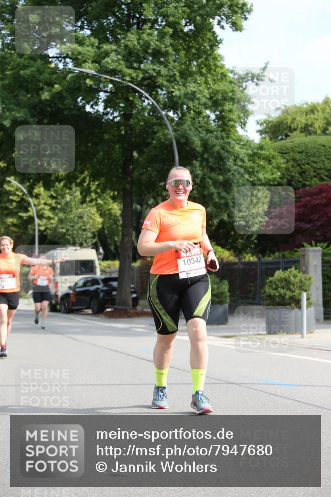 15.06.2025 - REWE Women's Run Jannik Wohlers http://msf.ph/oto/7947680 15.06.2025 09:46:04 Laufen 10342 meine-sportfotos.de