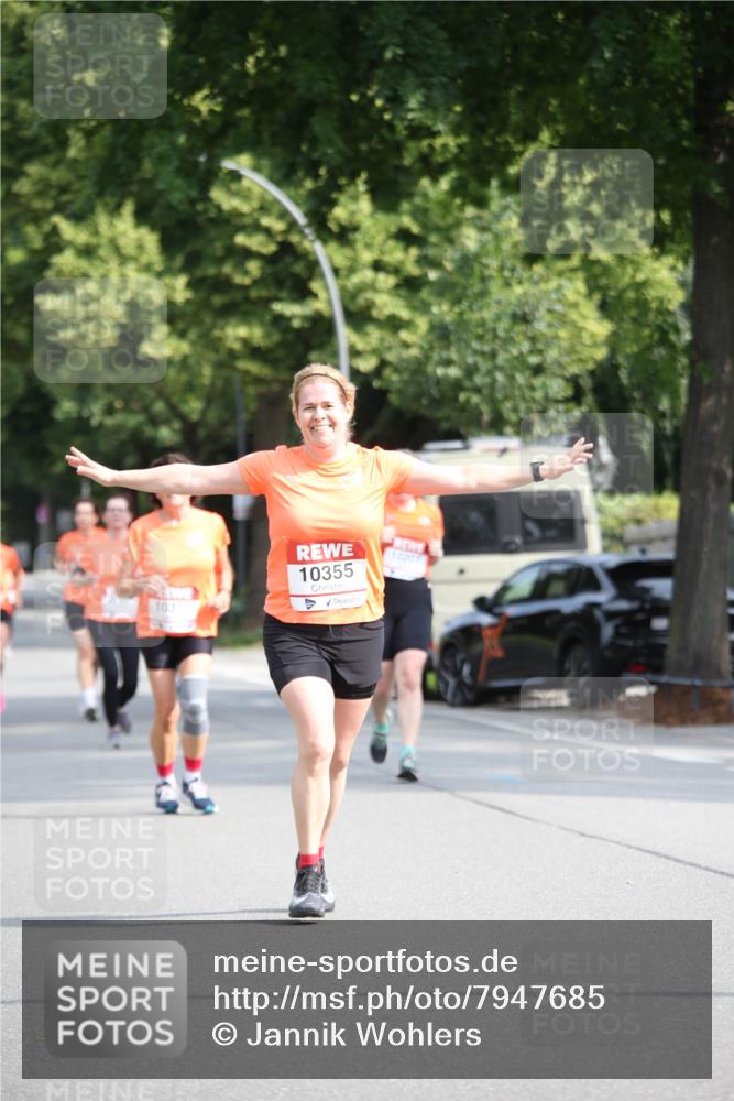 15.06.2025 - REWE Women's Run Jannik Wohlers http://msf.ph/oto/7947685 15.06.2025 09:46:04 Laufen 103, 10355 meine-sportfotos.de
