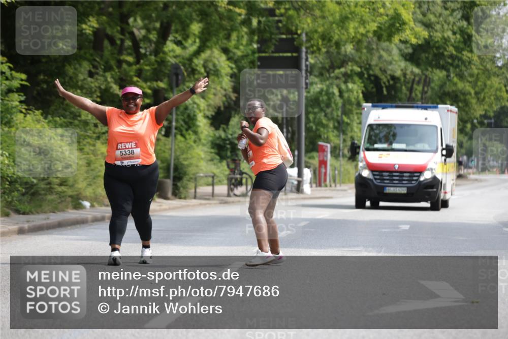 15.06.2025 - REWE Women's Run Jannik Wohlers http://msf.ph/oto/7947686 15.06.2025 10:23:47 Laufen 5338, 4249 meine-sportfotos.de