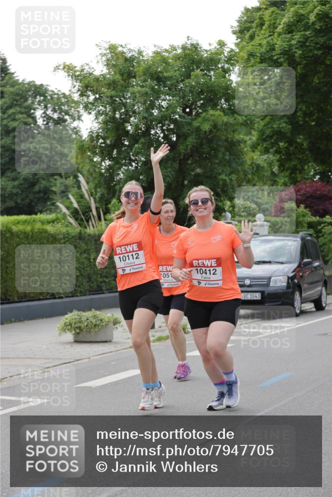 15.06.2025 - REWE Women's Run Jannik Wohlers http://msf.ph/oto/7947705 15.06.2025 08:30:33 Laufen 10112, 1051, 10412, 1043 meine-sportfotos.de