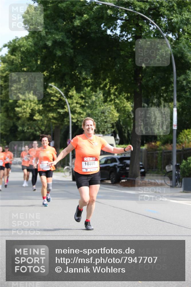 15.06.2025 - REWE Women's Run Jannik Wohlers http://msf.ph/oto/7947707 15.06.2025 09:46:05 Laufen 10355 meine-sportfotos.de