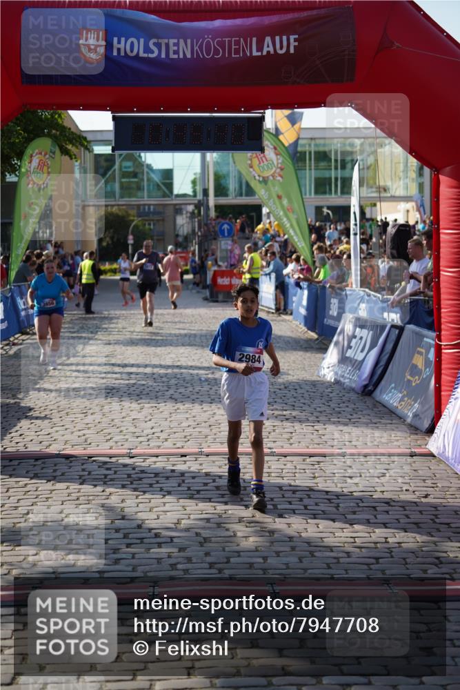 13.06.2025 - Holstenköstenlauf Felixshl http://msf.ph/oto/7947708 13.06.2025 18:15:41 Laufen 2984, 3856, 3872 meine-sportfotos.de