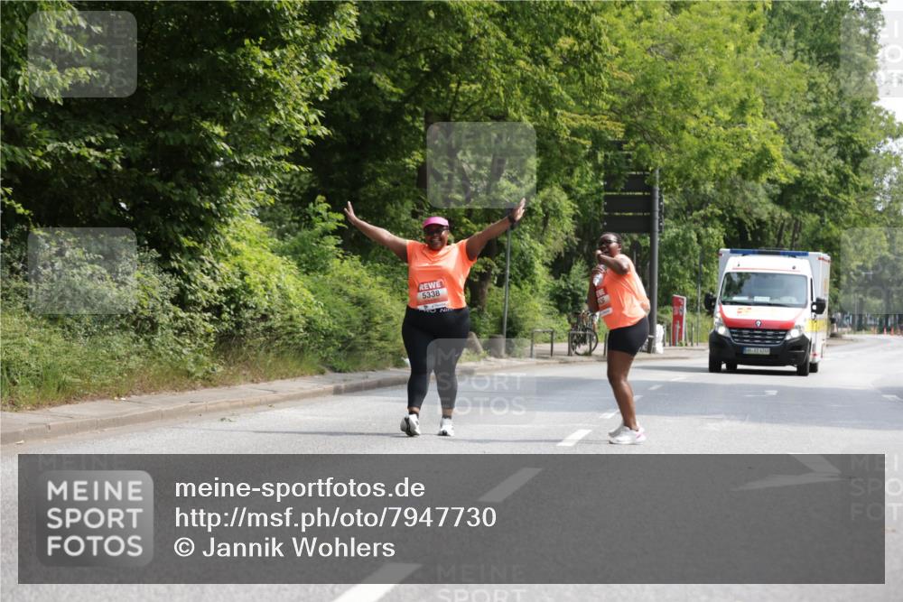 15.06.2025 - REWE Women's Run Jannik Wohlers http://msf.ph/oto/7947730 15.06.2025 10:23:48 Laufen 5338, 4249 meine-sportfotos.de