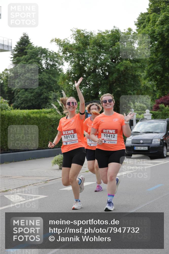 15.06.2025 - REWE Women's Run Jannik Wohlers http://msf.ph/oto/7947732 15.06.2025 08:30:34 Laufen 10112, 10, 10412, 1043 meine-sportfotos.de