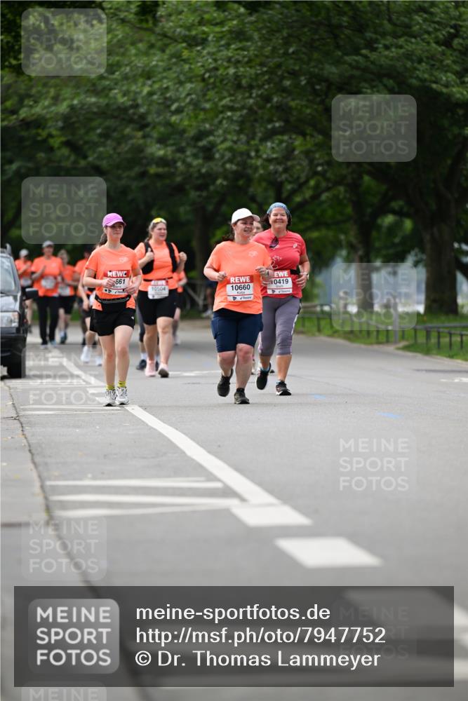 15.06.2025 - REWE Women's Run Dr. Thomas Lammeyer http://msf.ph/oto/7947752 15.06.2025 09:24:26 Laufen 10660, 10419 meine-sportfotos.de