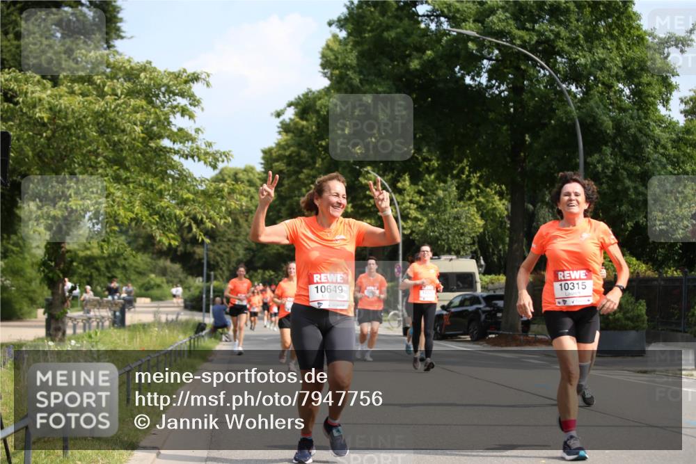 15.06.2025 - REWE Women's Run Jannik Wohlers http://msf.ph/oto/7947756 15.06.2025 09:46:08 Laufen 10649, 10315 meine-sportfotos.de