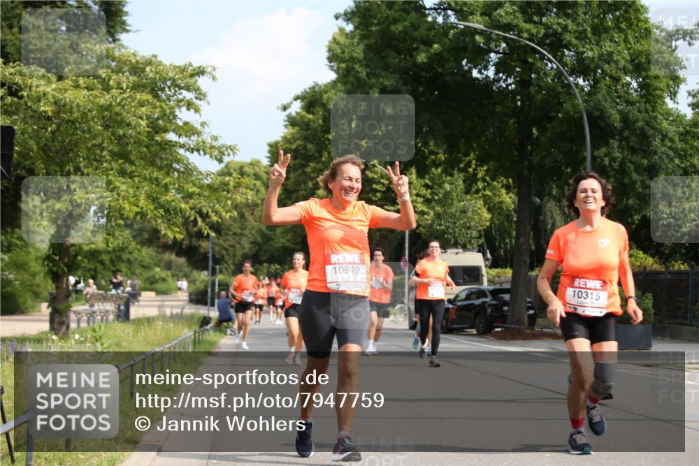 15.06.2025 - REWE Women's Run Jannik Wohlers http://msf.ph/oto/7947759 15.06.2025 09:46:08 Laufen 10298, 10649, 10315 meine-sportfotos.de