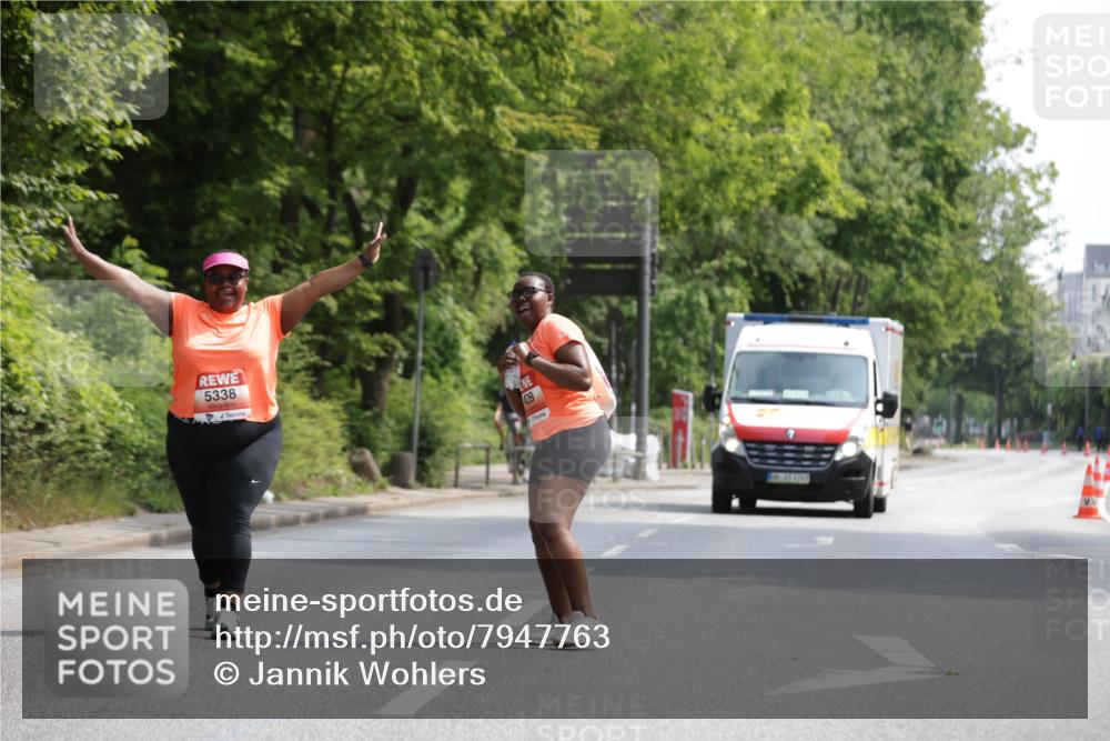 15.06.2025 - REWE Women's Run Jannik Wohlers http://msf.ph/oto/7947763 15.06.2025 10:23:50 Laufen 5338, 409 meine-sportfotos.de