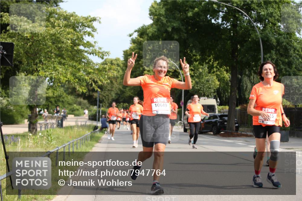 15.06.2025 - REWE Women's Run Jannik Wohlers http://msf.ph/oto/7947764 15.06.2025 09:46:08 Laufen 171, 0298, 10649 meine-sportfotos.de