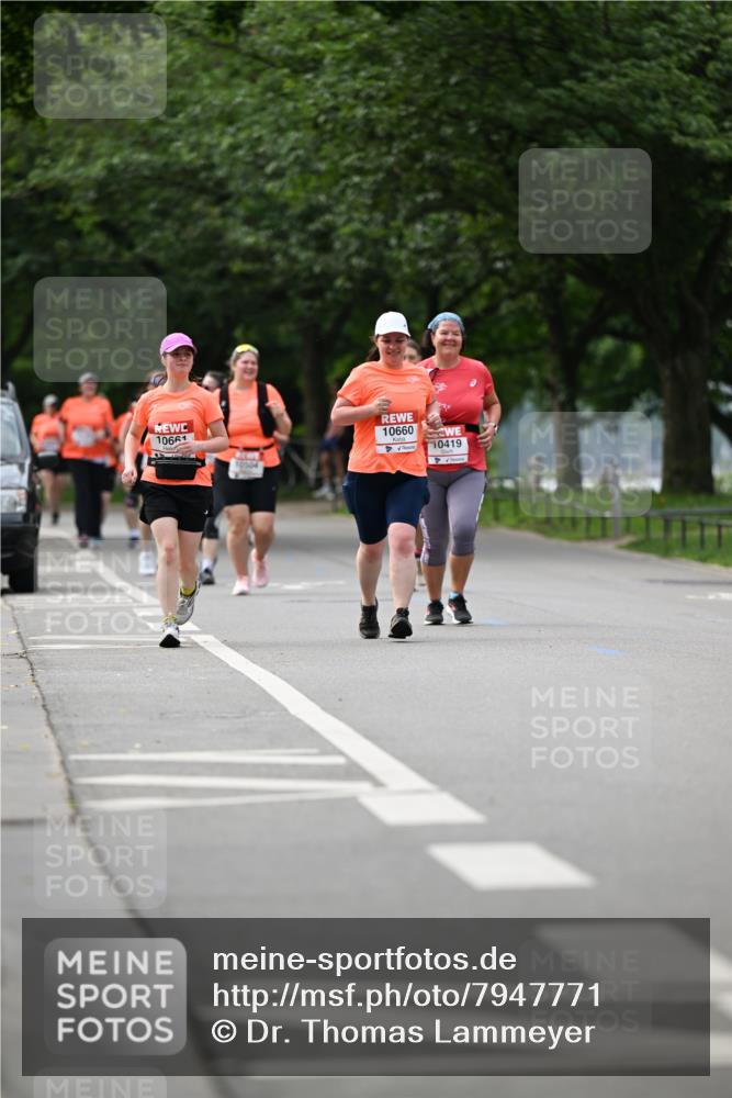 15.06.2025 - REWE Women's Run Dr. Thomas Lammeyer http://msf.ph/oto/7947771 15.06.2025 09:24:26 Laufen 10661, 10504, 10660, 10419 meine-sportfotos.de