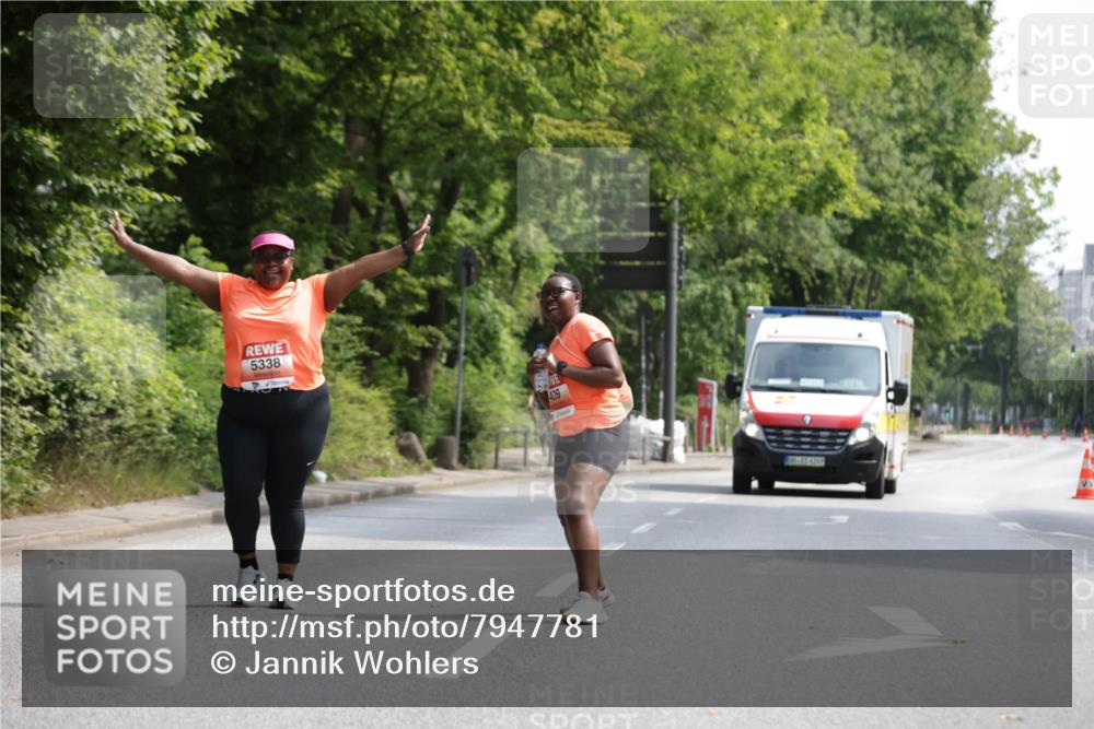 15.06.2025 - REWE Women's Run Jannik Wohlers http://msf.ph/oto/7947781 15.06.2025 10:23:50 Laufen 5338, 409, 4249 meine-sportfotos.de