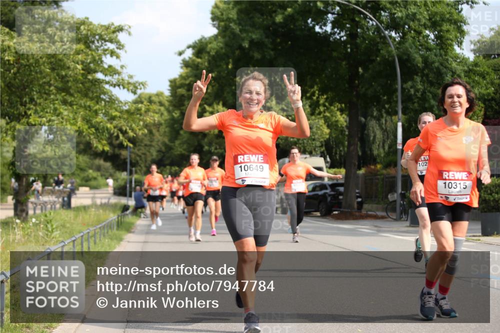 15.06.2025 - REWE Women's Run Jannik Wohlers http://msf.ph/oto/7947784 15.06.2025 09:46:09 Laufen 10649, 102, 1032, 10315 meine-sportfotos.de