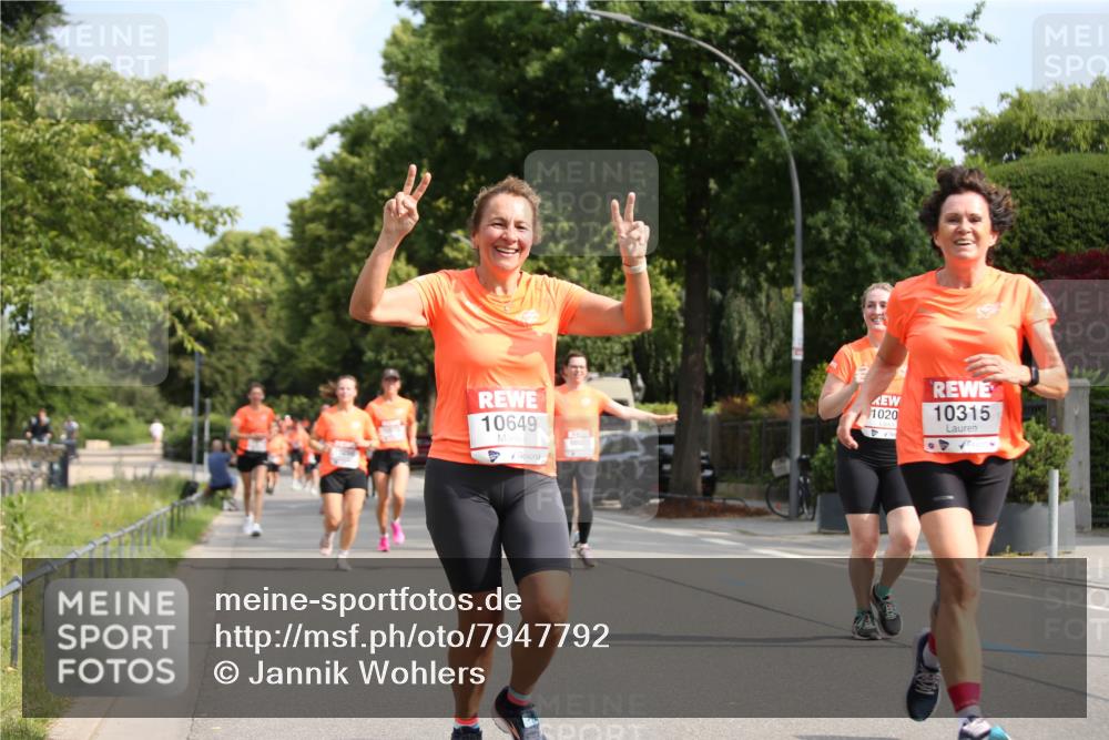 15.06.2025 - REWE Women's Run Jannik Wohlers http://msf.ph/oto/7947792 15.06.2025 09:46:09 Laufen 10649, 1020, 10315 meine-sportfotos.de