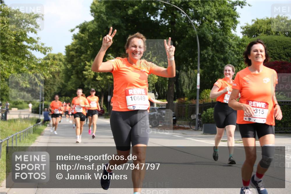 15.06.2025 - REWE Women's Run Jannik Wohlers http://msf.ph/oto/7947797 15.06.2025 09:46:09 Laufen 10649, 10, 4, 315 meine-sportfotos.de