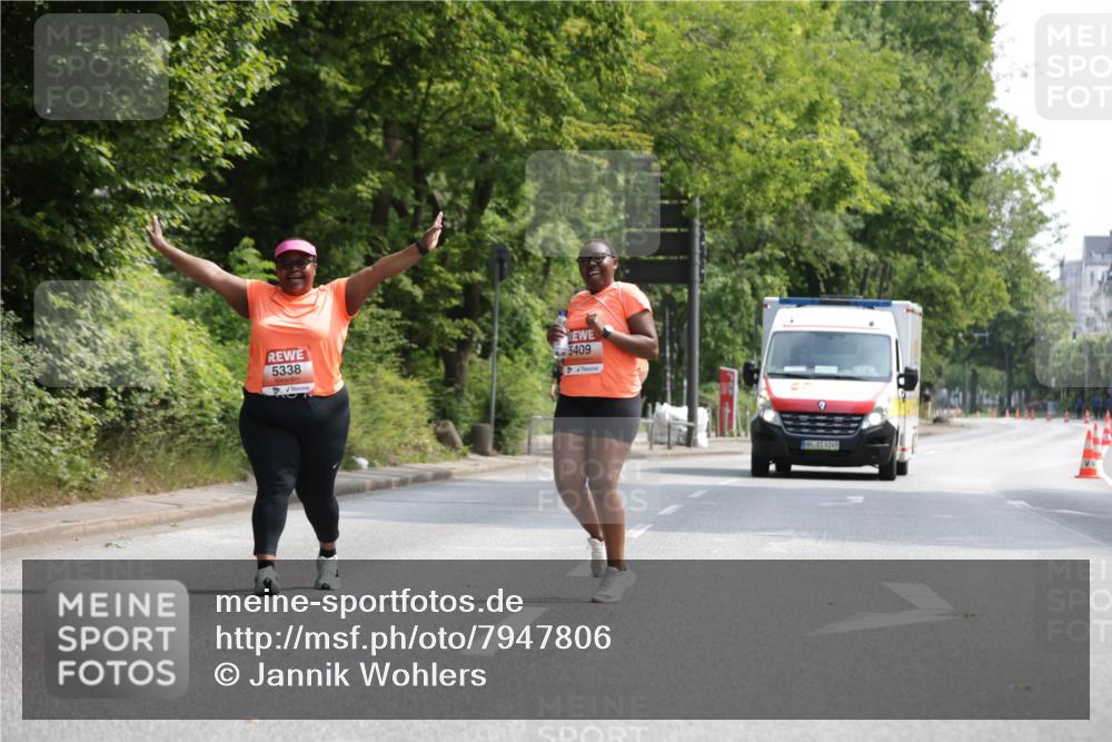 15.06.2025 - REWE Women's Run Jannik Wohlers http://msf.ph/oto/7947806 15.06.2025 10:23:50 Laufen 5338, 5409, 4249 meine-sportfotos.de