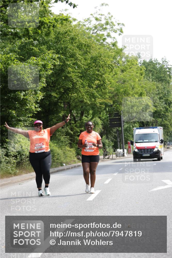 15.06.2025 - REWE Women's Run Jannik Wohlers http://msf.ph/oto/7947819 15.06.2025 10:23:51 Laufen 5338 meine-sportfotos.de