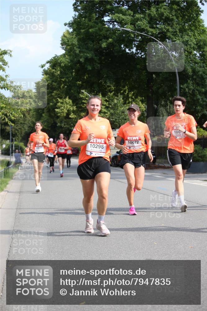 15.06.2025 - REWE Women's Run Jannik Wohlers http://msf.ph/oto/7947835 15.06.2025 09:46:13 Laufen 10025, 10298, 10072, 1007 meine-sportfotos.de