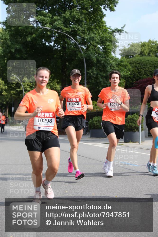 15.06.2025 - REWE Women's Run Jannik Wohlers http://msf.ph/oto/7947851 15.06.2025 09:46:13 Laufen 10298, 10072, 10075, 10 meine-sportfotos.de
