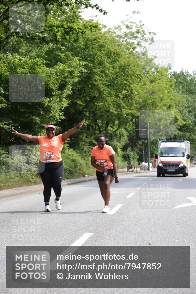 15.06.2025 - REWE Women's Run Jannik Wohlers http://msf.ph/oto/7947852 15.06.2025 10:23:52 Laufen 5338, 5409 meine-sportfotos.de