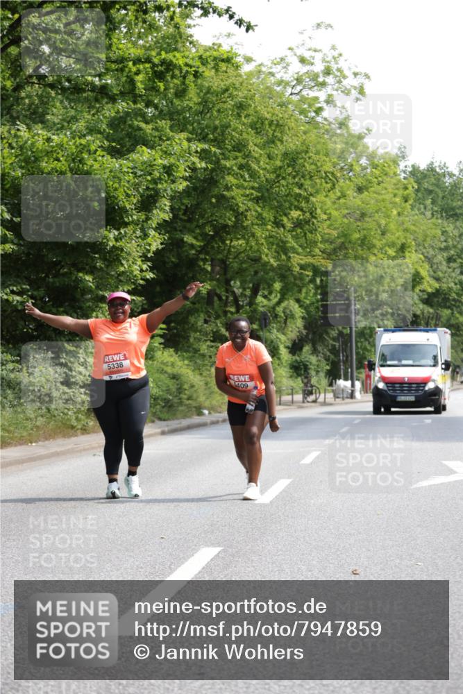 15.06.2025 - REWE Women's Run Jannik Wohlers http://msf.ph/oto/7947859 15.06.2025 10:23:52 Laufen 5338, 409 meine-sportfotos.de