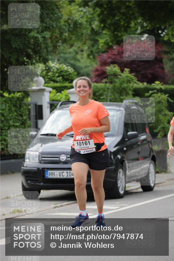 15.06.2025 - REWE Women's Run Jannik Wohlers http://msf.ph/oto/7947874 15.06.2025 08:30:37 Laufen 104, 10161 meine-sportfotos.de