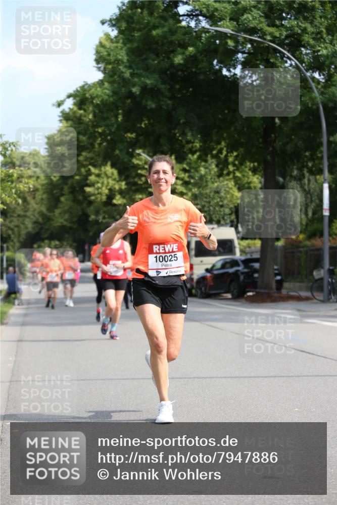 15.06.2025 - REWE Women's Run Jannik Wohlers http://msf.ph/oto/7947886 15.06.2025 09:46:16 Laufen 10025 meine-sportfotos.de