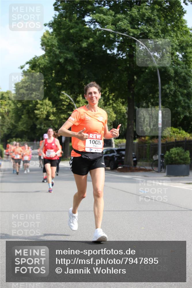 15.06.2025 - REWE Women's Run Jannik Wohlers http://msf.ph/oto/7947895 15.06.2025 09:46:16 Laufen 10011, 10025 meine-sportfotos.de