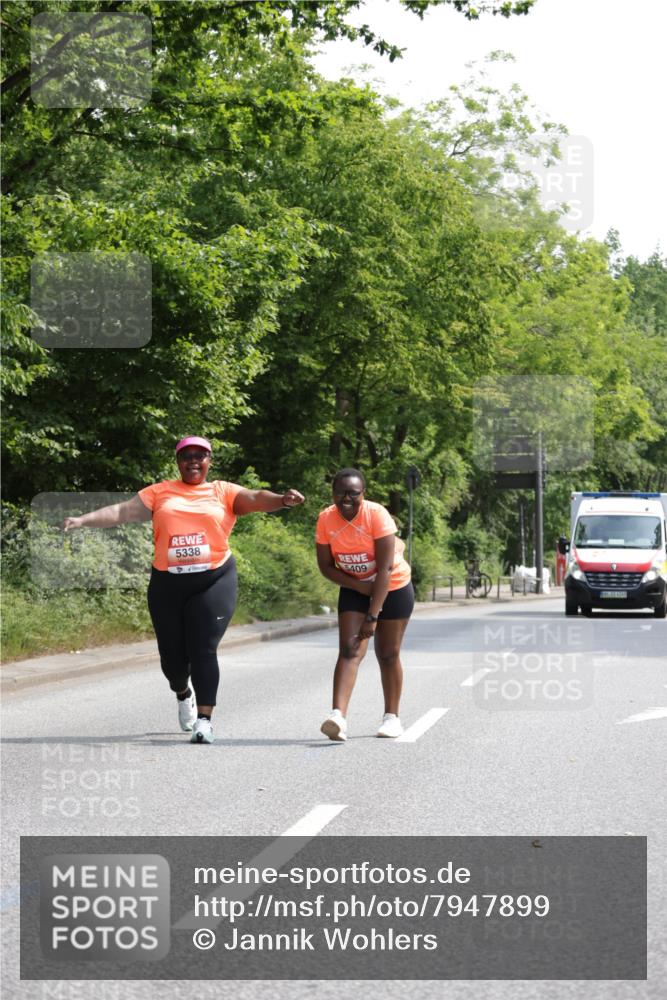 15.06.2025 - REWE Women's Run Jannik Wohlers http://msf.ph/oto/7947899 15.06.2025 10:23:53 Laufen 5338, 409 meine-sportfotos.de