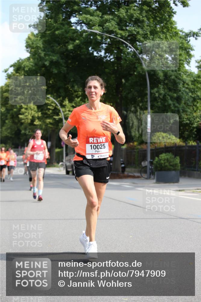 15.06.2025 - REWE Women's Run Jannik Wohlers http://msf.ph/oto/7947909 15.06.2025 09:46:16 Laufen 10025 meine-sportfotos.de