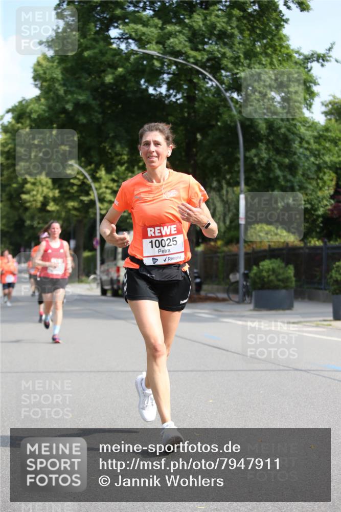 15.06.2025 - REWE Women's Run Jannik Wohlers http://msf.ph/oto/7947911 15.06.2025 09:46:16 Laufen 10025 meine-sportfotos.de