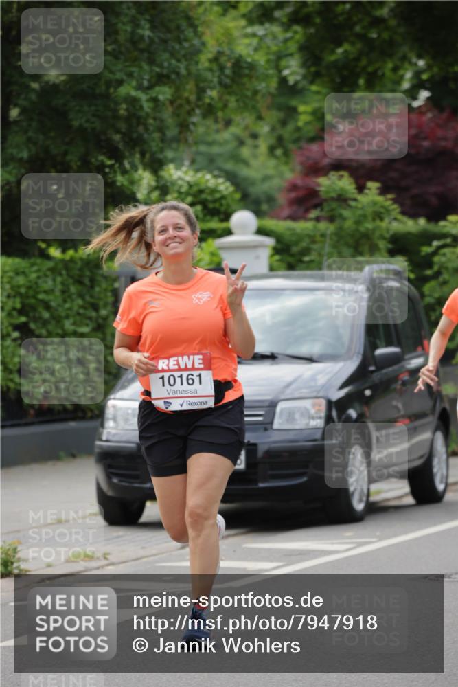 15.06.2025 - REWE Women's Run Jannik Wohlers http://msf.ph/oto/7947918 15.06.2025 08:30:38 Laufen 10161 meine-sportfotos.de