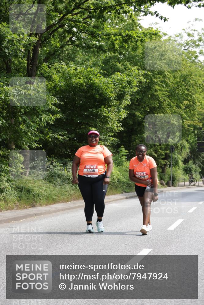 15.06.2025 - REWE Women's Run Jannik Wohlers http://msf.ph/oto/7947924 15.06.2025 10:23:53 Laufen 5338, 5409 meine-sportfotos.de