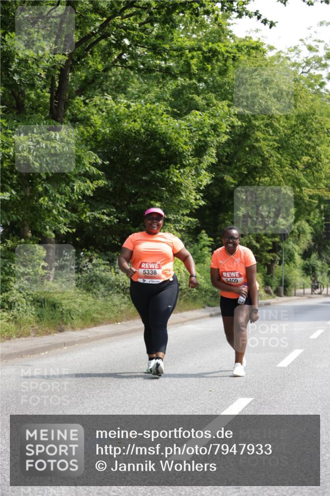 15.06.2025 - REWE Women's Run Jannik Wohlers http://msf.ph/oto/7947933 15.06.2025 10:23:53 Laufen 5338, 5409 meine-sportfotos.de