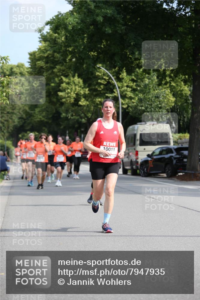 15.06.2025 - REWE Women's Run Jannik Wohlers http://msf.ph/oto/7947935 15.06.2025 09:46:18 Laufen 10011 meine-sportfotos.de
