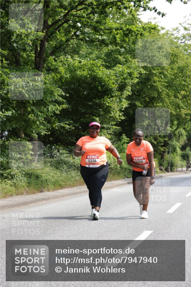 15.06.2025 - REWE Women's Run Jannik Wohlers http://msf.ph/oto/7947940 15.06.2025 10:23:53 Laufen 5338, 5409 meine-sportfotos.de