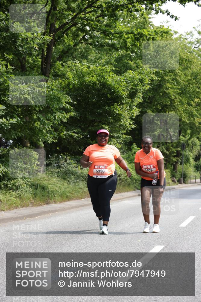 15.06.2025 - REWE Women's Run Jannik Wohlers http://msf.ph/oto/7947949 15.06.2025 10:23:53 Laufen 5338, 5409 meine-sportfotos.de