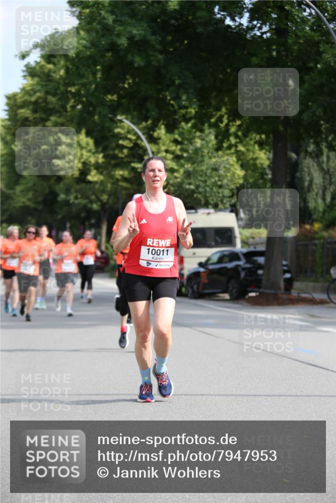 15.06.2025 - REWE Women's Run Jannik Wohlers http://msf.ph/oto/7947953 15.06.2025 09:46:18 Laufen 10011 meine-sportfotos.de