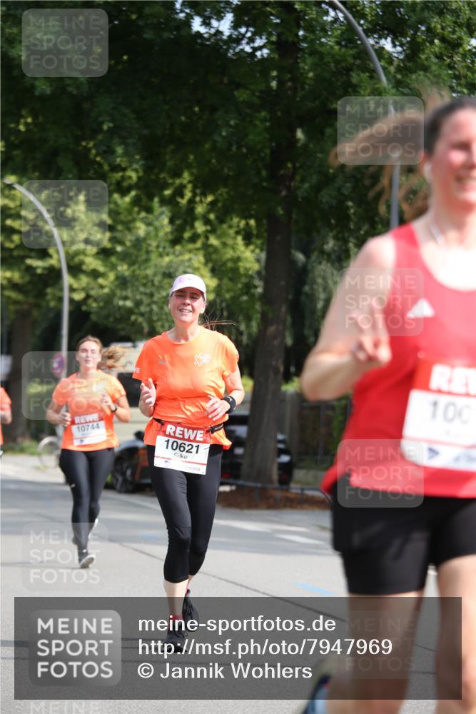 15.06.2025 - REWE Women's Run Jannik Wohlers http://msf.ph/oto/7947969 15.06.2025 09:46:20 Laufen 10744, 10621, 100 meine-sportfotos.de