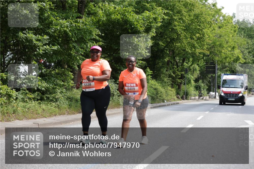 15.06.2025 - REWE Women's Run Jannik Wohlers http://msf.ph/oto/7947970 15.06.2025 10:23:55 Laufen 5338, 5409, 4249 meine-sportfotos.de