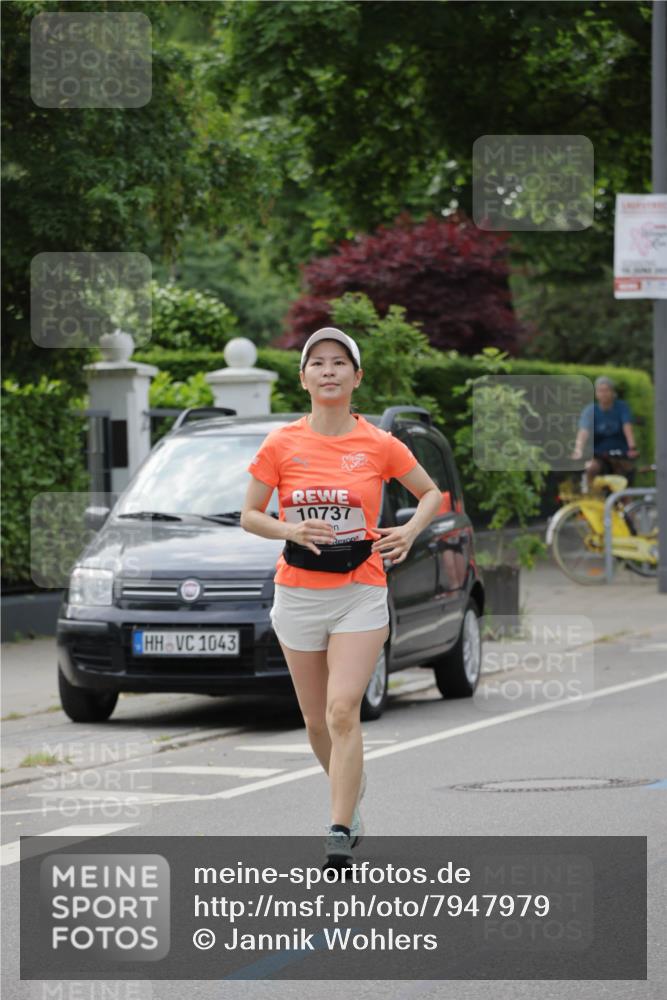 15.06.2025 - REWE Women's Run Jannik Wohlers http://msf.ph/oto/7947979 15.06.2025 08:30:40 Laufen 1043, 10737 meine-sportfotos.de