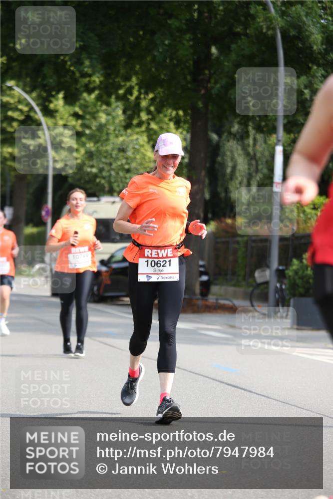 15.06.2025 - REWE Women's Run Jannik Wohlers http://msf.ph/oto/7947984 15.06.2025 09:46:20 Laufen 10621 meine-sportfotos.de