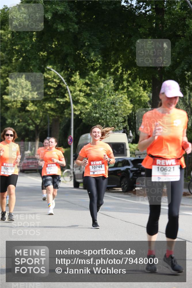 15.06.2025 - REWE Women's Run Jannik Wohlers http://msf.ph/oto/7948000 15.06.2025 09:46:21 Laufen 10619, 10637, 10744, 10621 meine-sportfotos.de