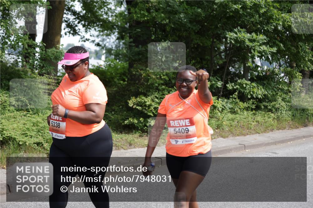 15.06.2025 - REWE Women's Run Jannik Wohlers http://msf.ph/oto/7948031 15.06.2025 10:23:57 Laufen 5338, 5409 meine-sportfotos.de